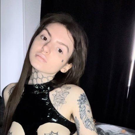Nahá fotka uniklých OnlyFans od Mily Moon 