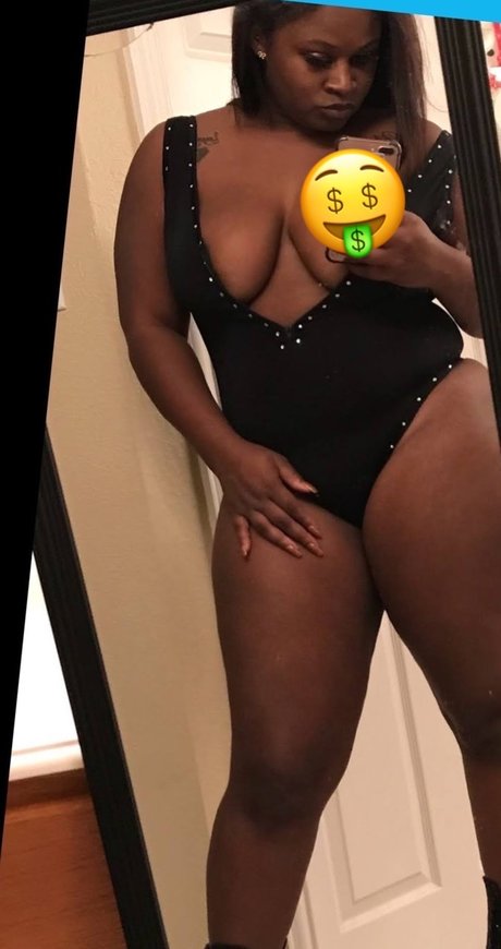 Naken lekkede OnlyFans-bilde av Chanel Baker