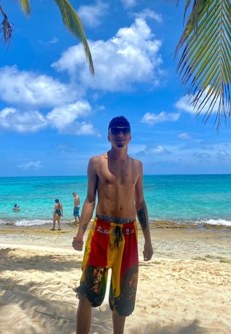 Naken lekkede OnlyFans-bilde av Cdanielrodriguez