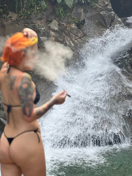 Naken lekkede OnlyFans-bilde av Carolina 