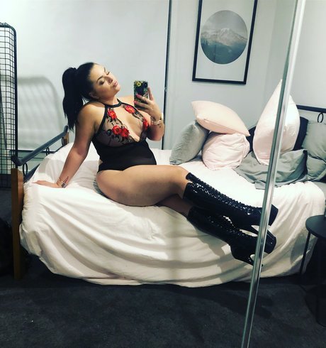 Naken lekkede OnlyFans-bilde av Miss Bambi