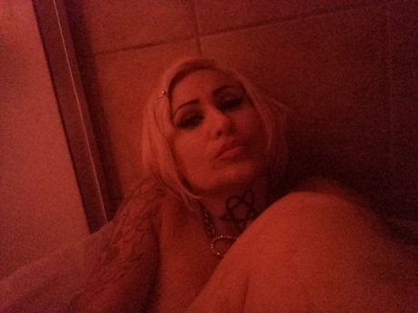Naken lekkede OnlyFans-bilde av Misha Daze