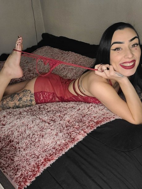 Naken lekkede OnlyFans-bilde av Mira Sage