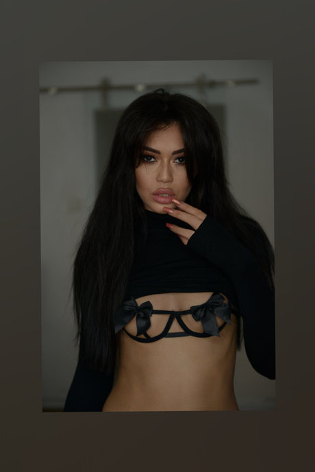 Naken lekkede OnlyFans-bilde av Miss Mulan