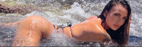 Naken lekkede OnlyFans-bilde av Chloe Lopezz