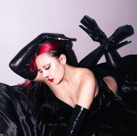Naken läckt OnlyFans-bild av Mistress Gonya