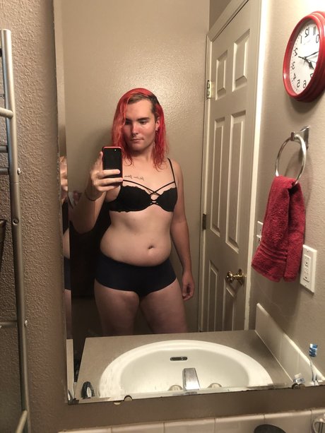Naken lekkede OnlyFans-bilde av Scarlettz