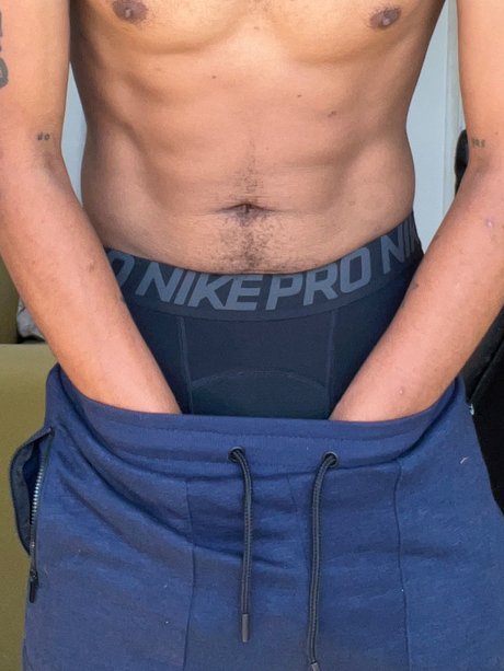 Naken lekkede OnlyFans-bilde av Mighty Marlow