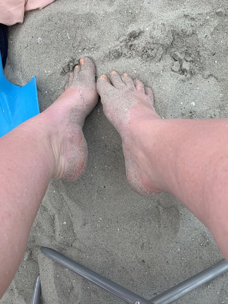 Naken lekkede OnlyFans-bilde av Grace Feet And More