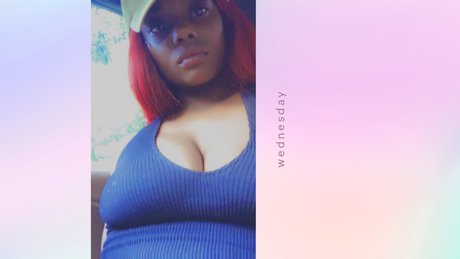 Naken läckt OnlyFans-bild av Moonies
