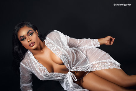 Nahá fotka uniklých OnlyFans od Freakie Deekie