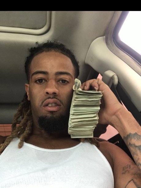 Naken läckt OnlyFans-bild av Rashad