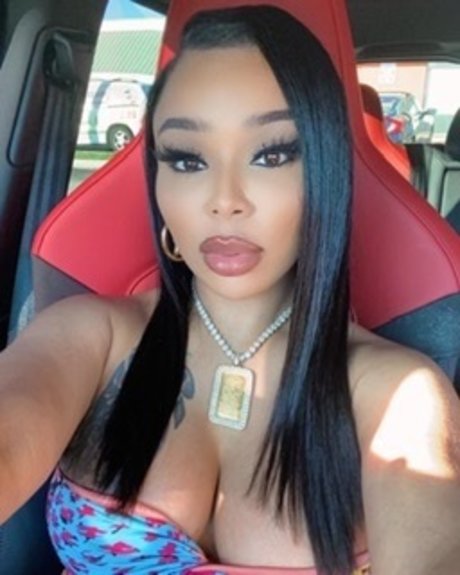 Nahá fotka uniklých OnlyFans od Michelle