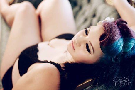 Naken lekkede OnlyFans-bilde av Calliope Quinn