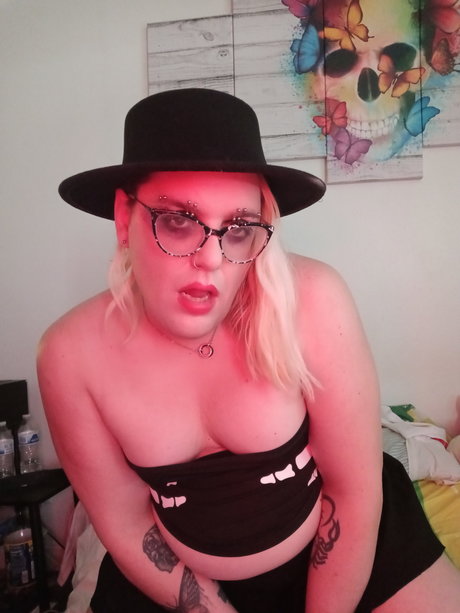 Naken lekkede OnlyFans-bilde av Evil  Ally V