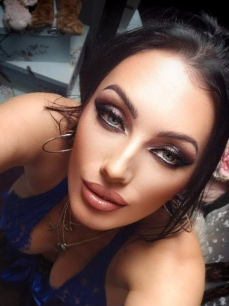 Naken läckt OnlyFans-bild av Sandra Sayer