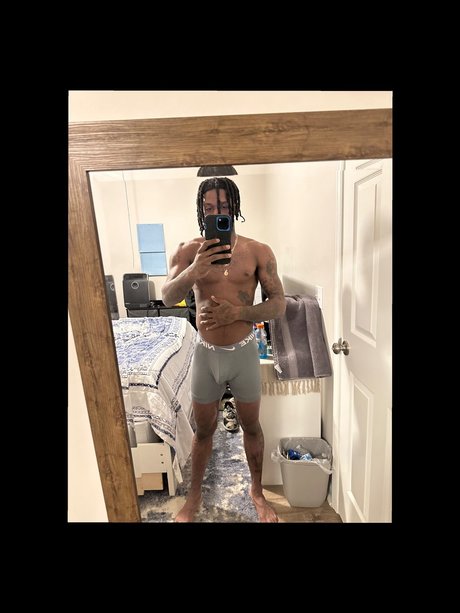 Naken lekkede OnlyFans-bilde av Mr Bone 