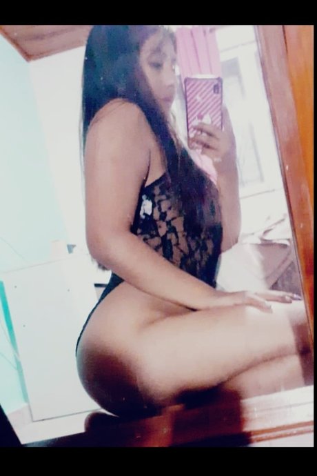 Photo nue de fuite OnlyFans de Moro Argentina 