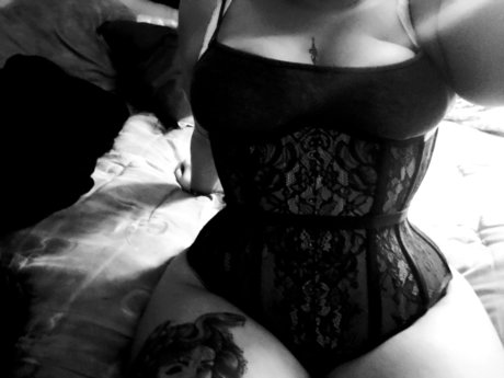 Nahá fotka uniklých OnlyFans od Gigi Glittertitz