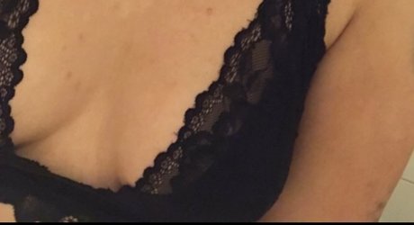 Naken läckt OnlyFans-bild av Elise