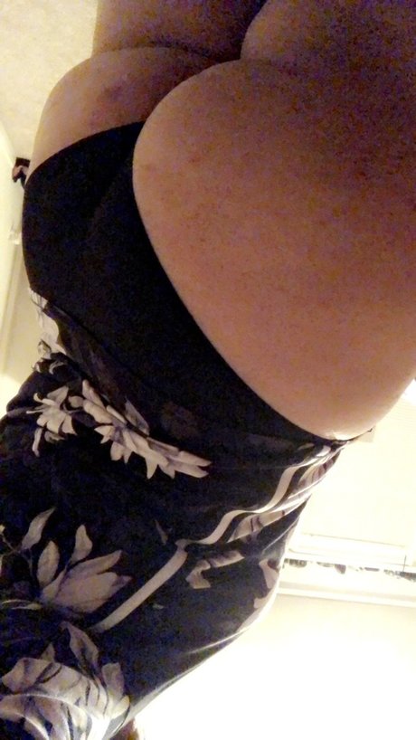 Naken lekkede OnlyFans-bilde av Gigi