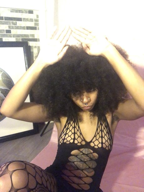 Naken lekkede OnlyFans-bilde av Ms Idris