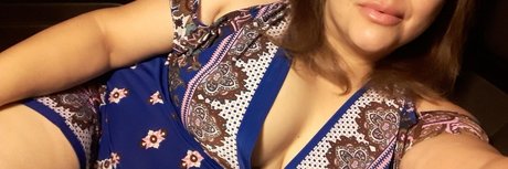 Nahá fotka uniklých OnlyFans od Fluffy Honey Tina