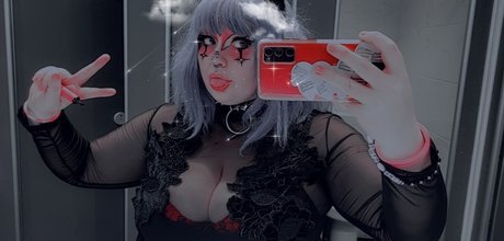 Naken lekkede OnlyFans-bilde av Voxie