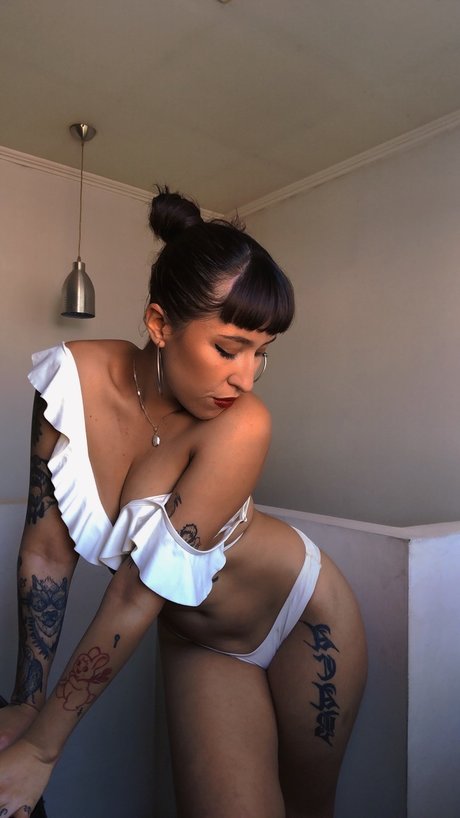Naken lekkede OnlyFans-bilde av Selina