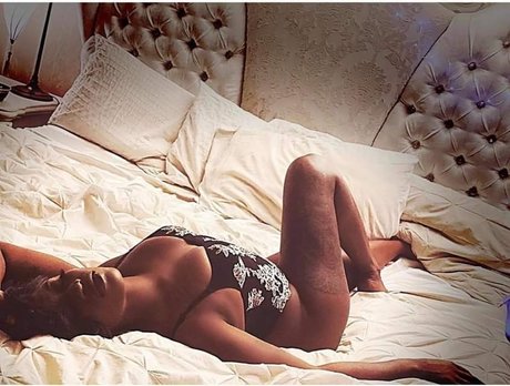 Naken läckt OnlyFans-bild av Malaysia Starr