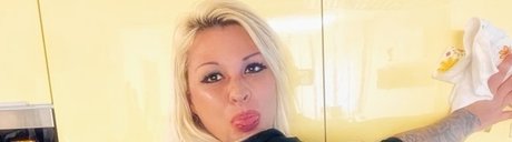 Foto nua vazada do OnlyFans de Mrshousemother