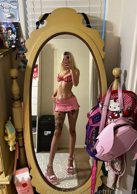 Alaston vuotanut OnlyFans-kuva Leftfordread