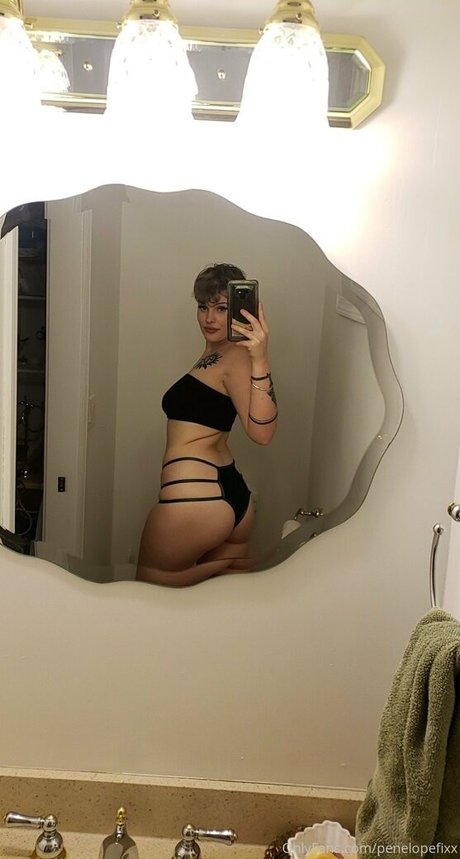 Foto di nudo di fuga di OnlyFans di Penelopefixx