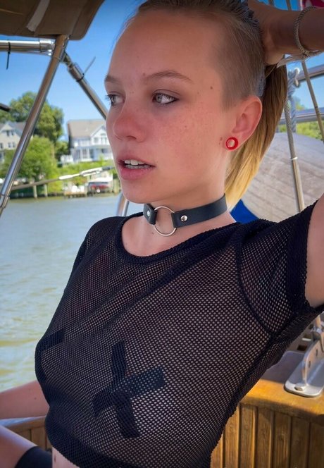 Alaston vuotanut OnlyFans-kuva Brawniebee