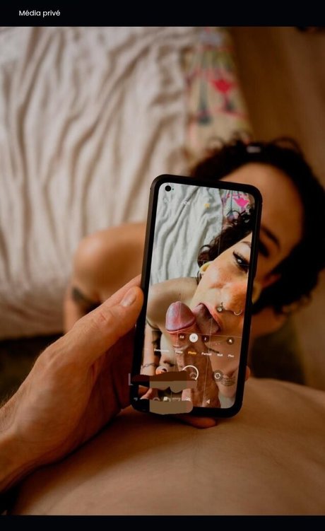 Naken lekkede OnlyFans-bilde av Senevra