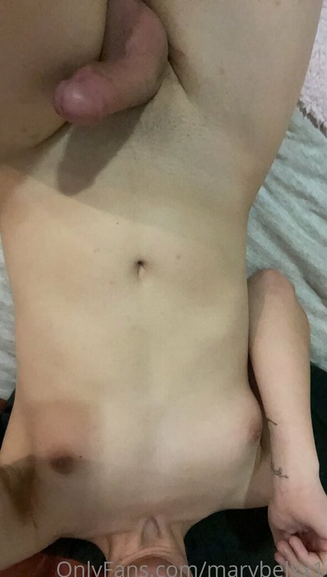 Naken lekkede OnlyFans-bilde av Starfruitxx