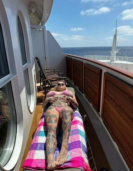 Naken lekkede OnlyFans-bilde av Stupiderandhotter