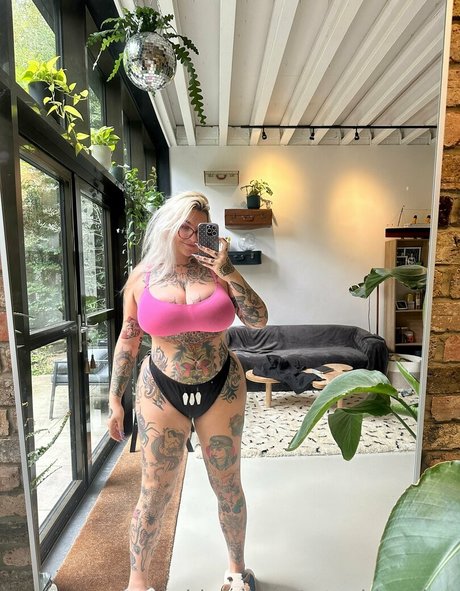 Nahá fotka uniklých OnlyFans od Stupiderandhotter