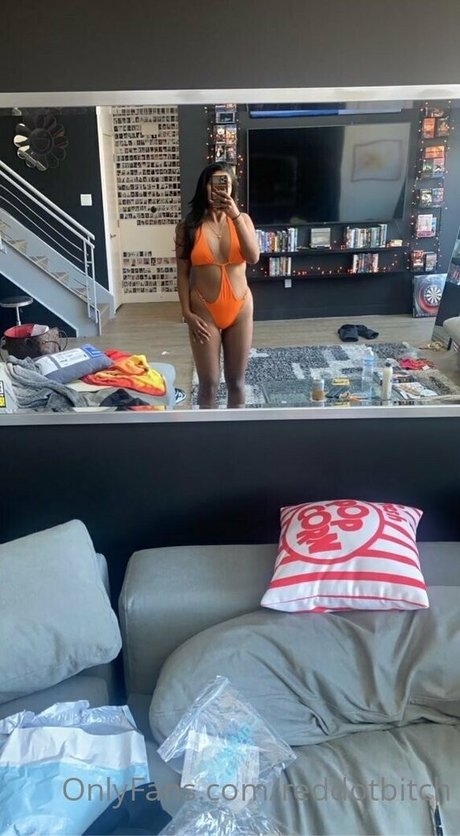 Reddotbitch  nude leaked OnlyFans photo