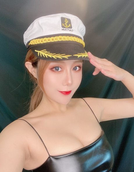 Naken lekkede OnlyFans-bilde av Uying