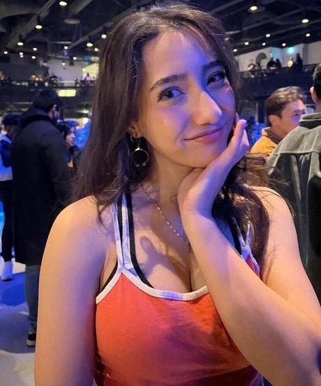 Nahá fotka uniklých OnlyFans od Sabrina Pezeshkian