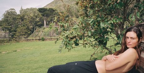 Phoebe Tonkin