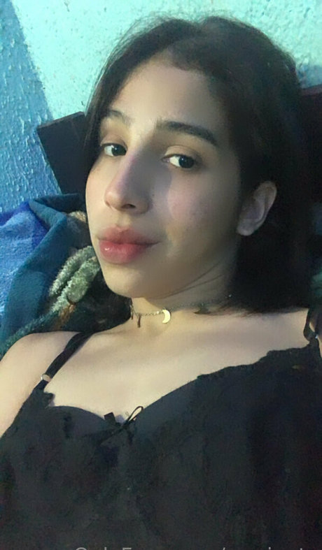 Naken lekkede OnlyFans-bilde av Marinetv