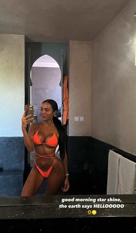 Alasti lekkinud OnlyFans-i pilt Arianna Ajtar