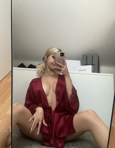 Ellenofficial  nude leaked OnlyFans photo