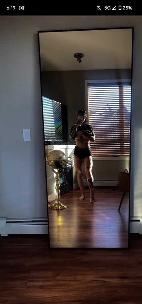 Naken lekkede OnlyFans-bilde av Jdolllx