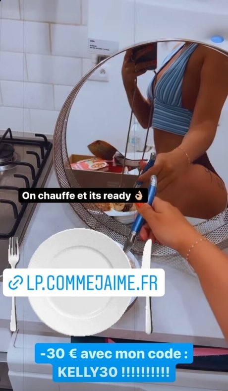 Naakte gelekte OnlyFans-foto van Kelly Vedovelli