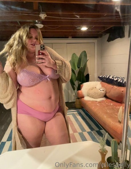 Nahá fotka uniklých OnlyFans od Ellesbelly