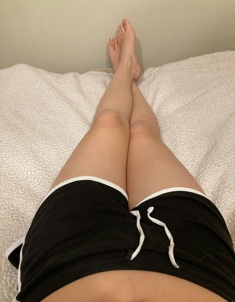Naken lekkede OnlyFans-bilde av Asianbellygirl