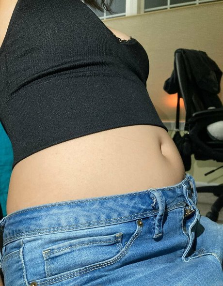 Asianbellygirl